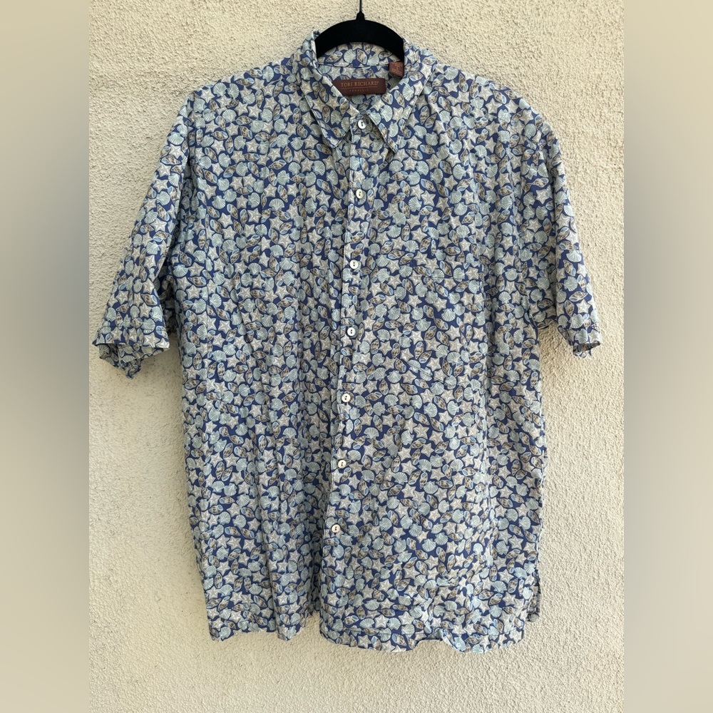 Tori Richard Honolulu Men’s Large Seashell Blue Short Sleeve Button Down Shirt